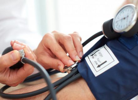 Arterinės hipertenzijos požymiai gali būti painiojami su kitais sveikatos sutrikimais