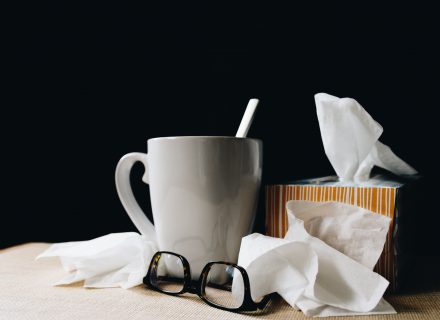 5 paprastos taisyklės, galinčios padėti apsisaugoti nuo peršalimo ir gripo