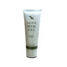 Aloe MSM gelio tūbelė su elegantišku baltos ir žalios spalvos dizainu, papuoštu delfino logotipu, siūlo puikų Aloe Vera ir pagrindinių ingredientų derinį. Idealiai tinkantis jūsų odos priežiūros rutinai, šis vietinis gelis žada jauninančią priežiūrą, nes tai yra į sveikatą orientuotos linijos dalis.